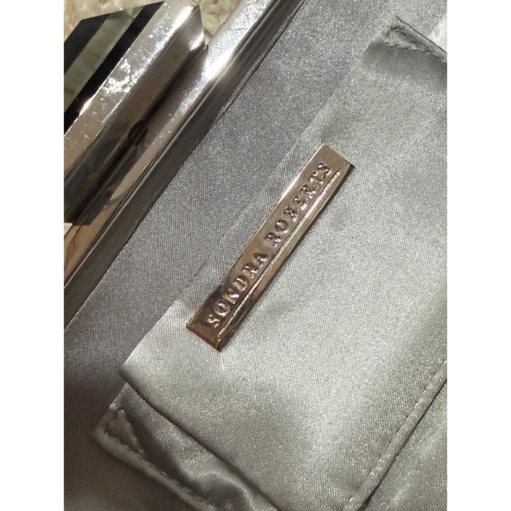 Sondra Roberts Pleated Evening Clutch Silver Grey Jewel Clasp Chain Strap - Picture 5 of 7